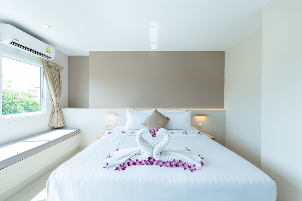 Deluxe Double Room - Photo 8