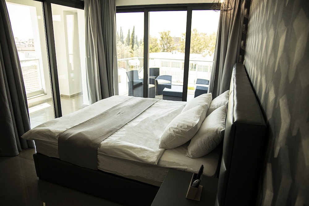 Superior Double Room, Balcony, City View photo 3