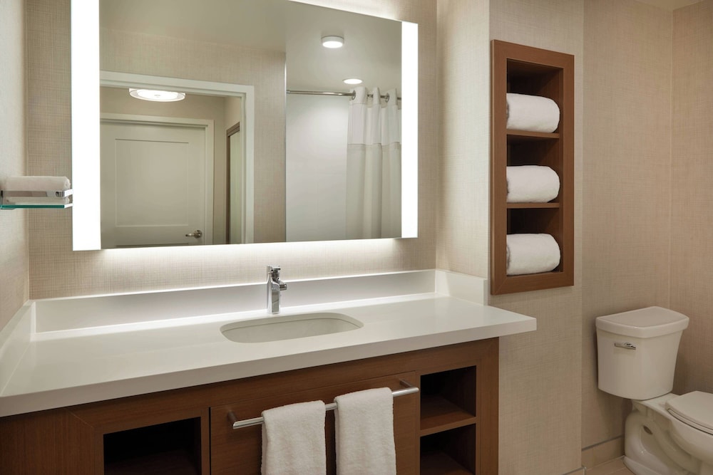 Suite, 1 Bedroom - Photo 3