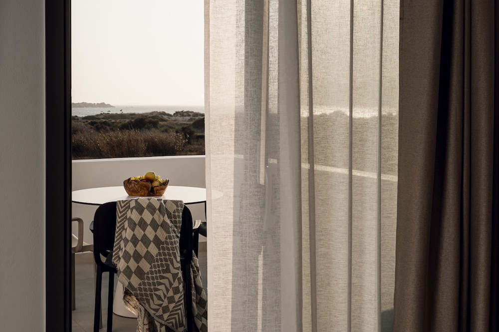 Deluxe Suite, 1 Bedroom, Sea View photo 2