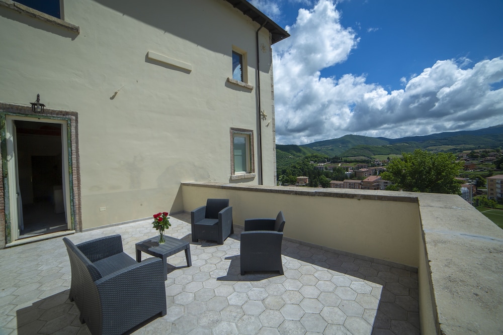 Romantic Double or Twin Room (Terrace) photo 3