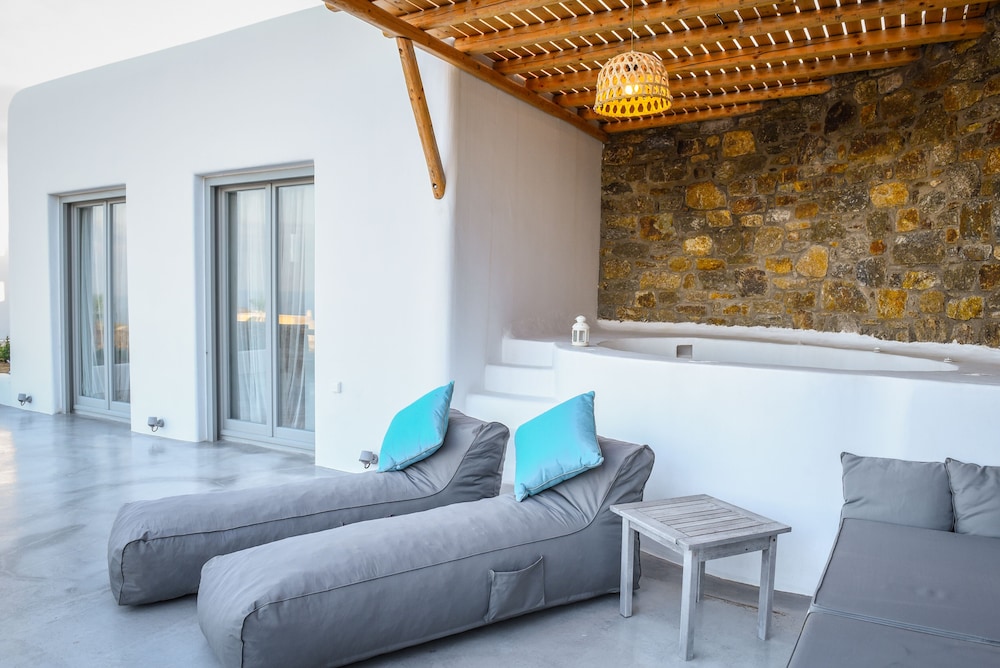 Superior Suite, Jetted Tub, Sea View - Photo 10