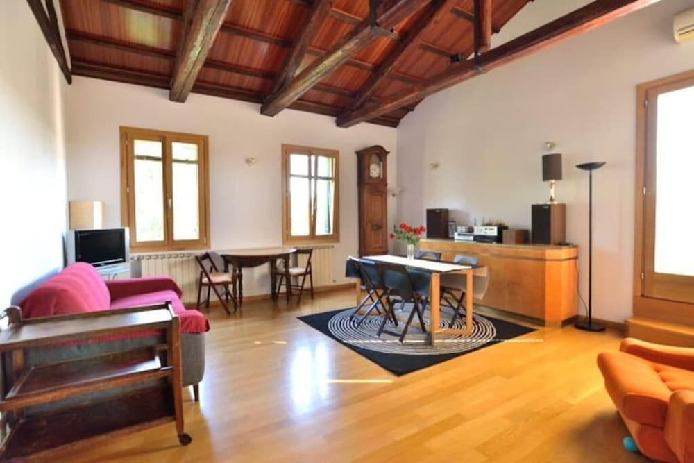 Penthouse, City View photo 1
