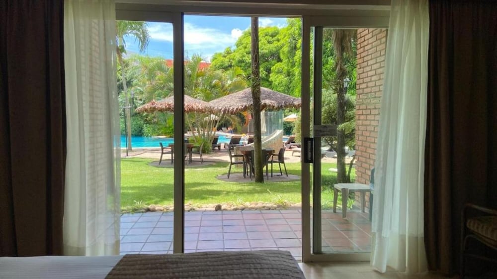 Deluxe Room, 2 Queen Beds, Poolside - Photo 3