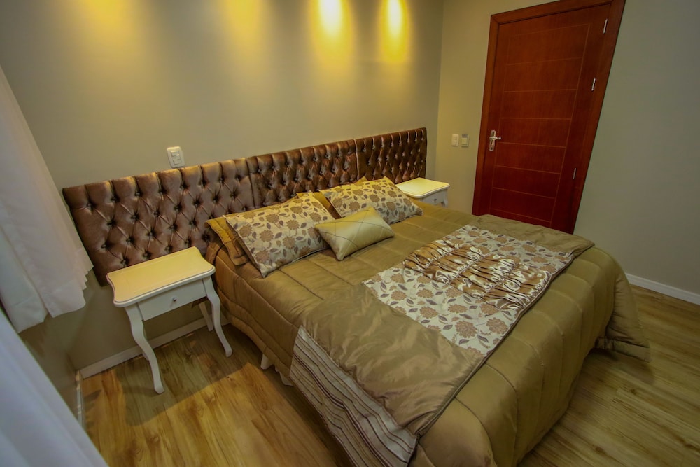 Luxury Suite, 1 Queen Bed, Non Smoking photo 1
