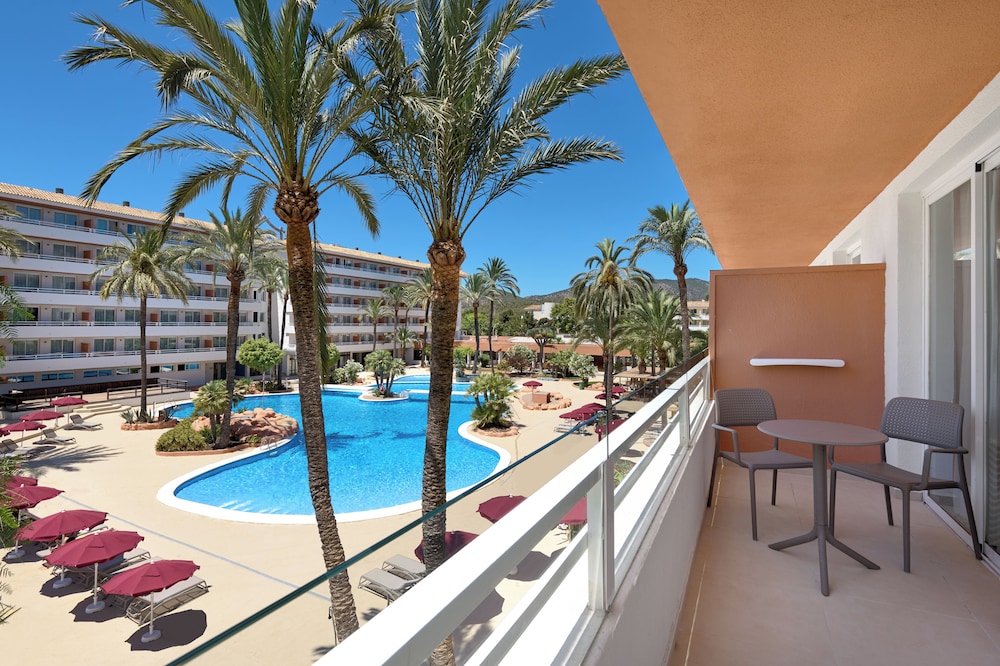 Suite, Pool View, 2 adults (Bed & Unlimited Brunch)