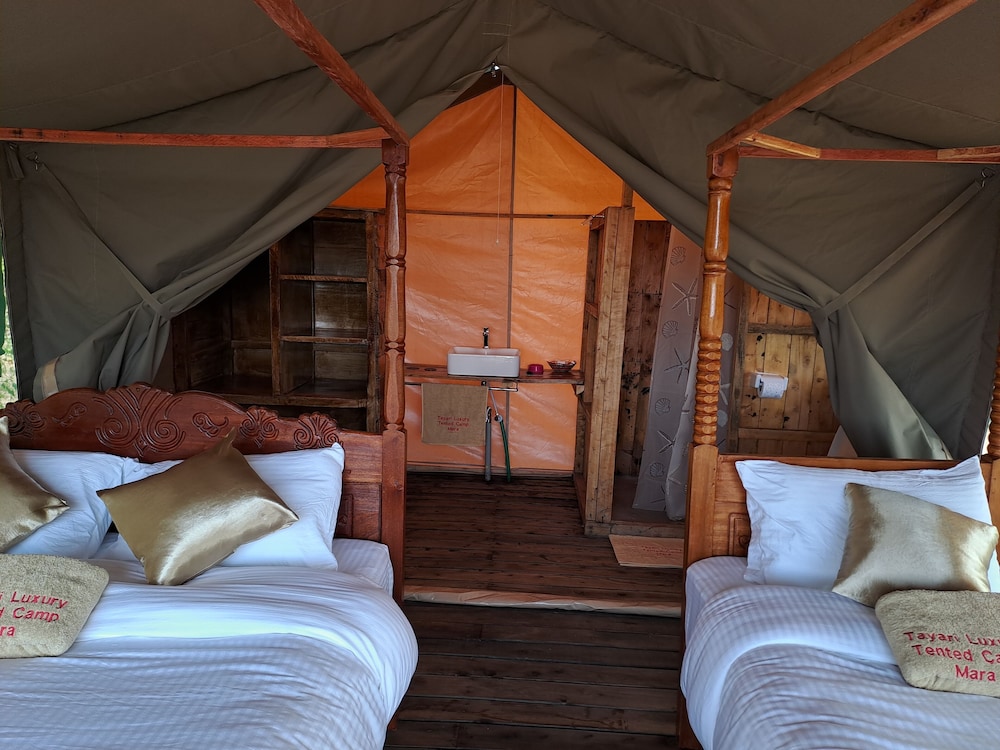 Deluxe Tent photo 2
