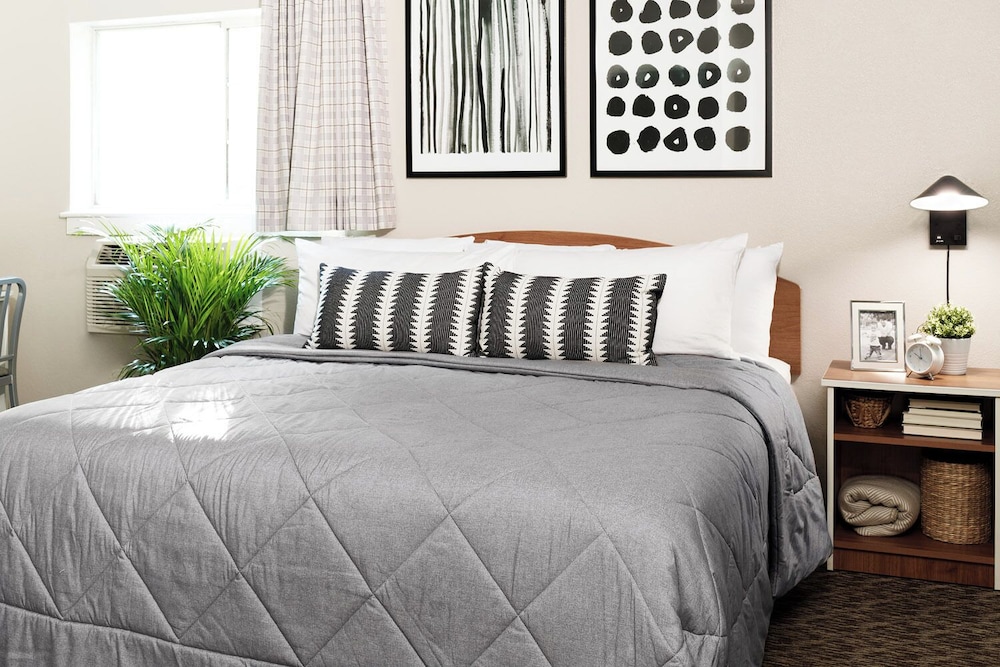 Premium Room, 1 King Bed photo 1