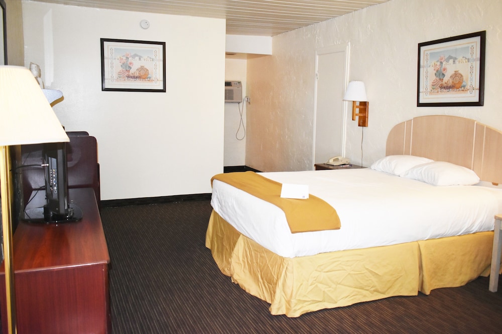 Room, 1 Queen Bed - Photo 2