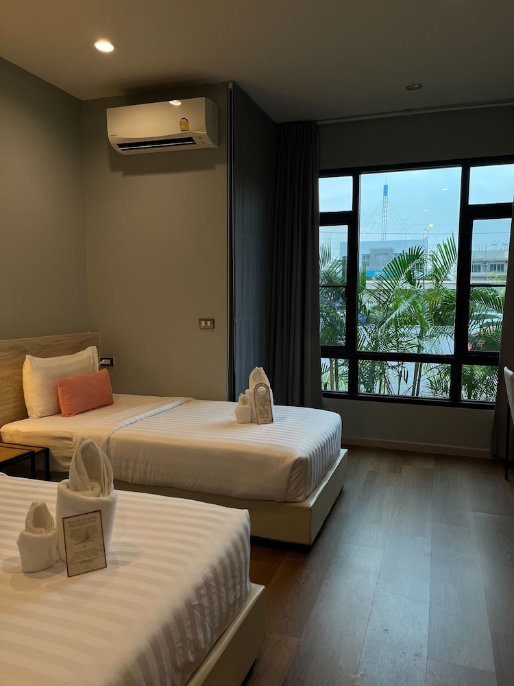 Deluxe Twin Room - Photo 9