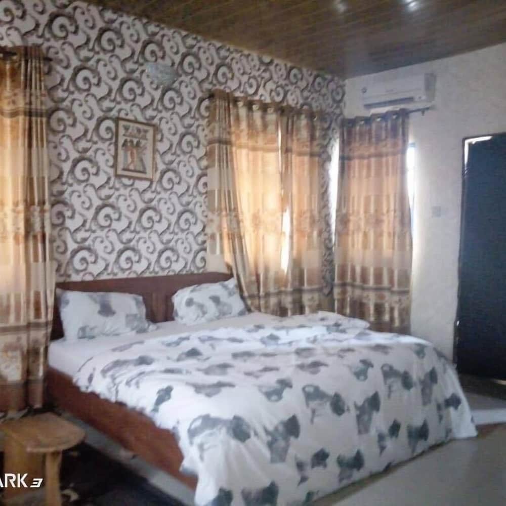 Executive Studio Suite