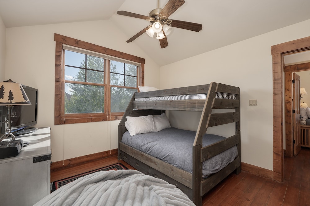 Cabin, 3 Bedrooms photo 2