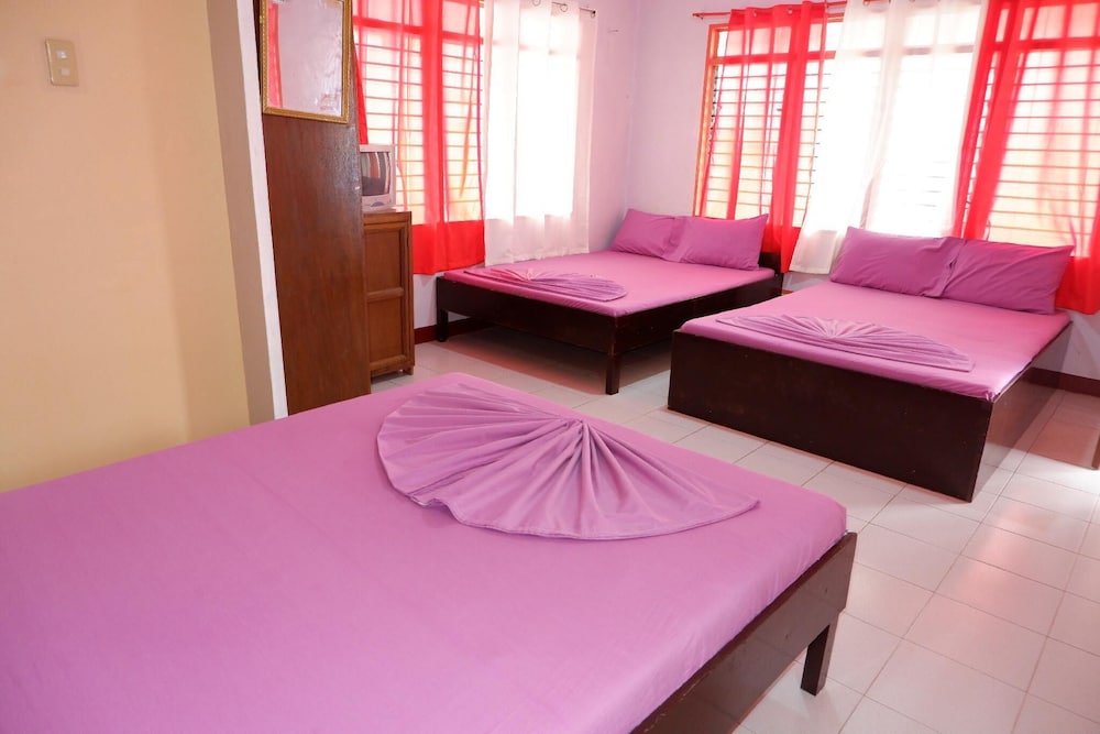 Basic Room, Multiple Beds, Balcony photo 3