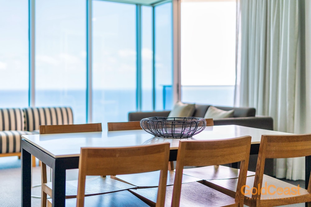 2-Bed Sub Penthouse Apartment Ocean View photo 2