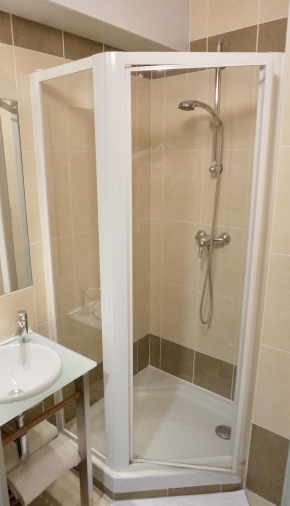 Standard Room, 1 Double Bed - Photo 6