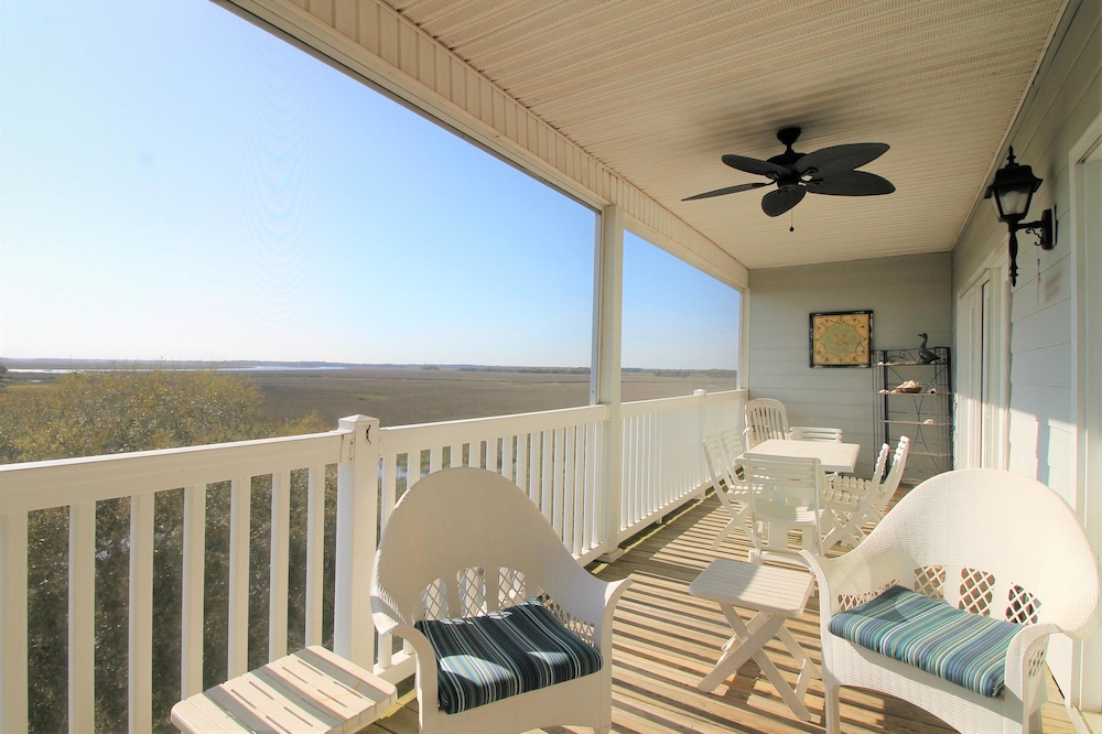 Family House, 3 Bedrooms, Ocean View, Sea Facing photo 2