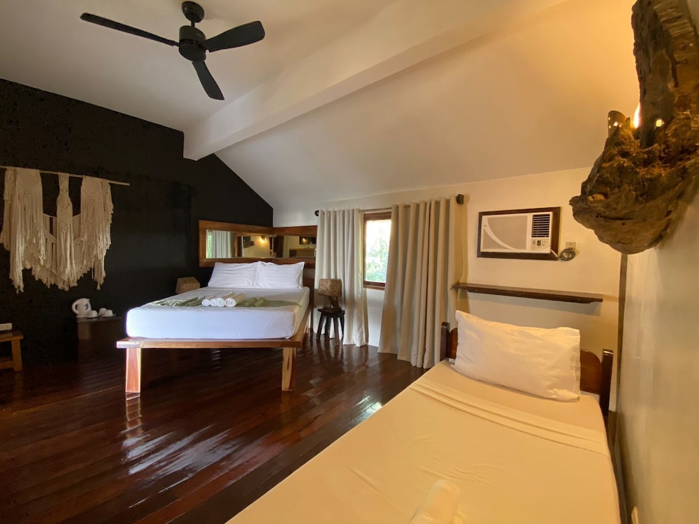 Standard Family Room - Photo 4