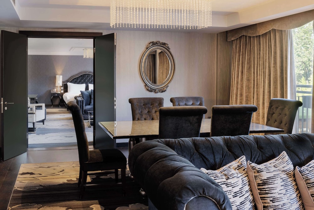 King Syon Suite - Photo 2