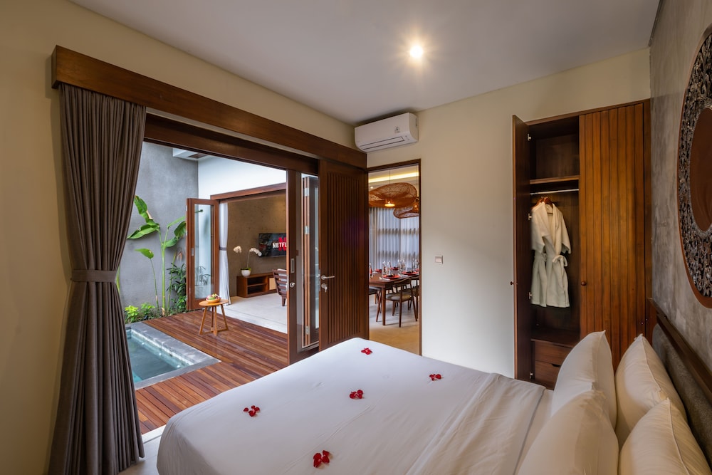 CLUSTER Three Bedroom Private Pool Villa - Photo 6