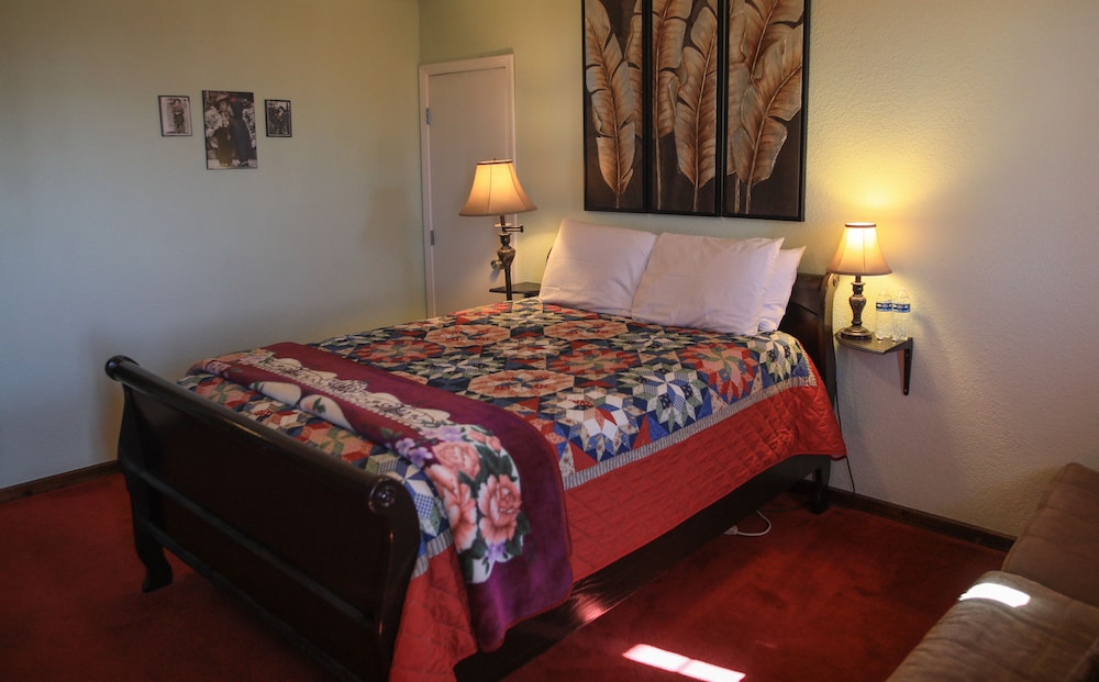 Deluxe Double Room, 1 Queen Bed photo 2