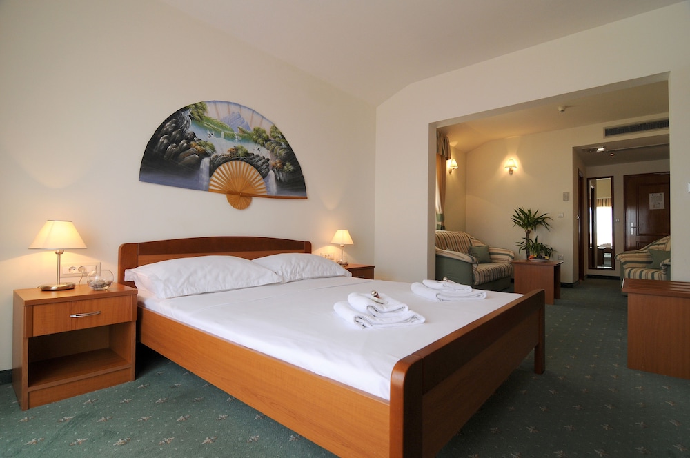 Junior Suite, Balcony, Sea View - Photo 7