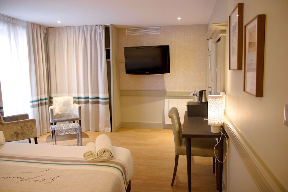 Executive Room, 1 King Bed, Non Smoking - Photo 3