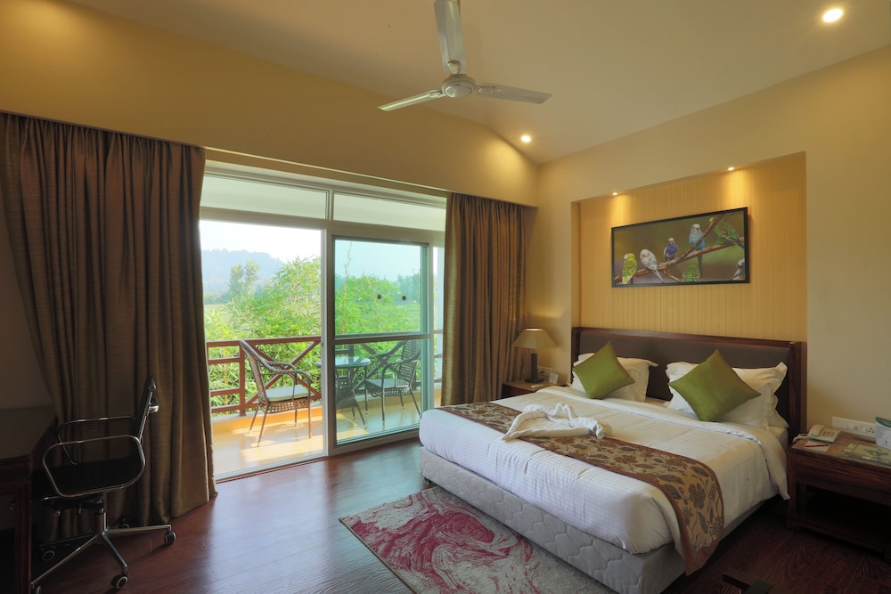Premium Cottage with Bathtub photo 2