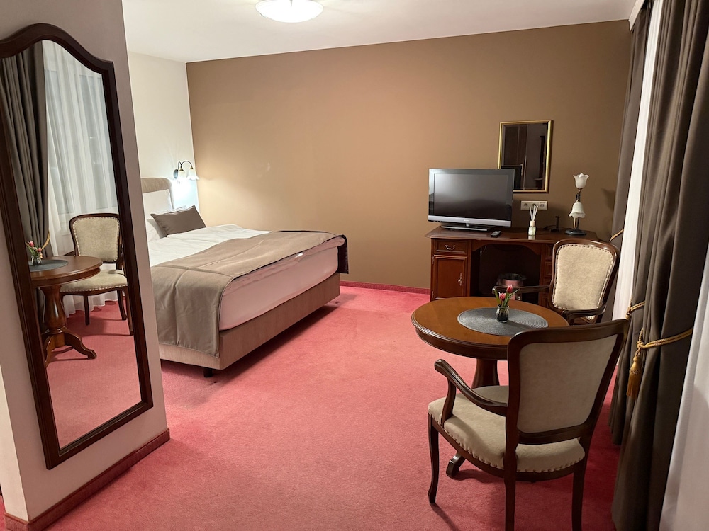 Deluxe Double Room, Private Bathroom, City View