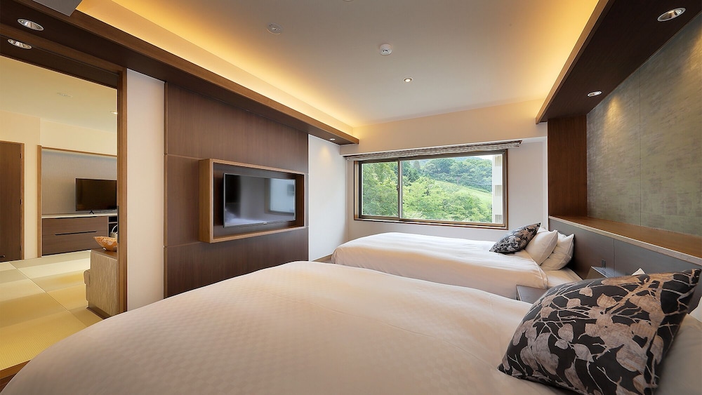 Deluxe Suite photo 2