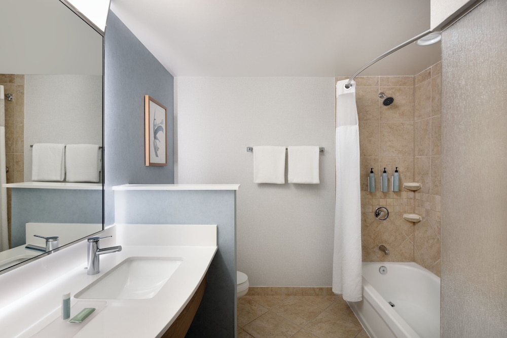 Room, 2 Queen Beds (Hearing Accessible) - Photo 5