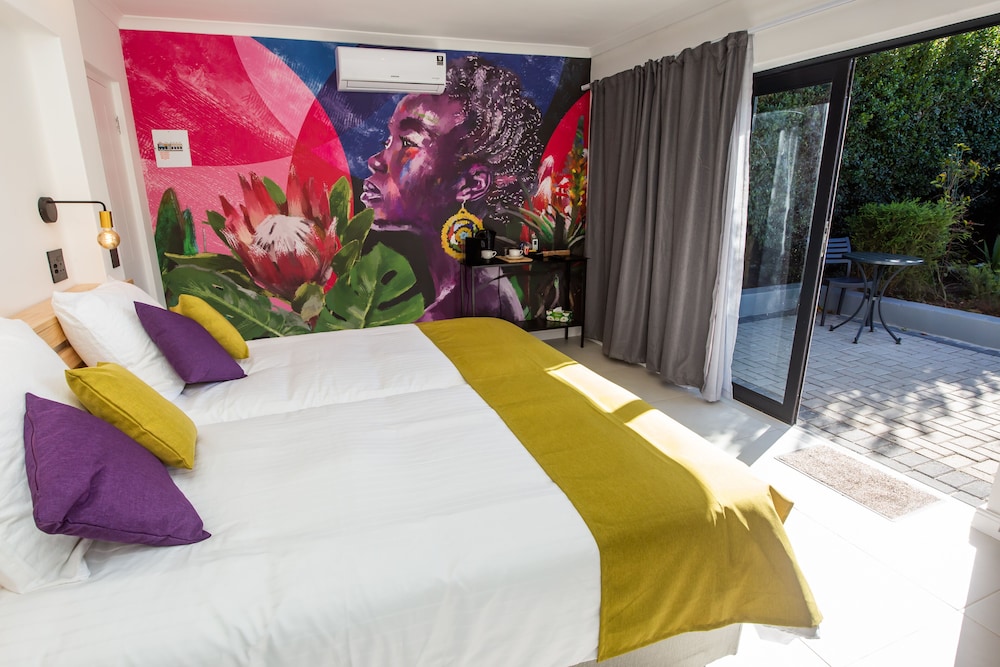 Standard Double Room 2 = Umlilo = double room with double bed photo 3