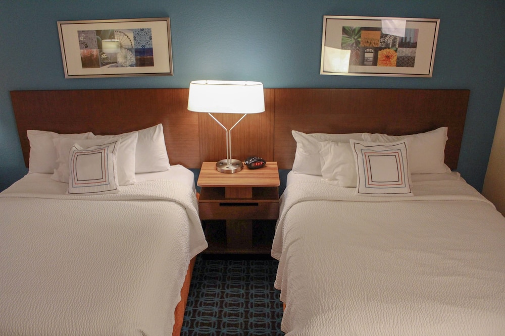 Room, 2 Queen Beds (Mobility/Hearing Accessible, Tub)