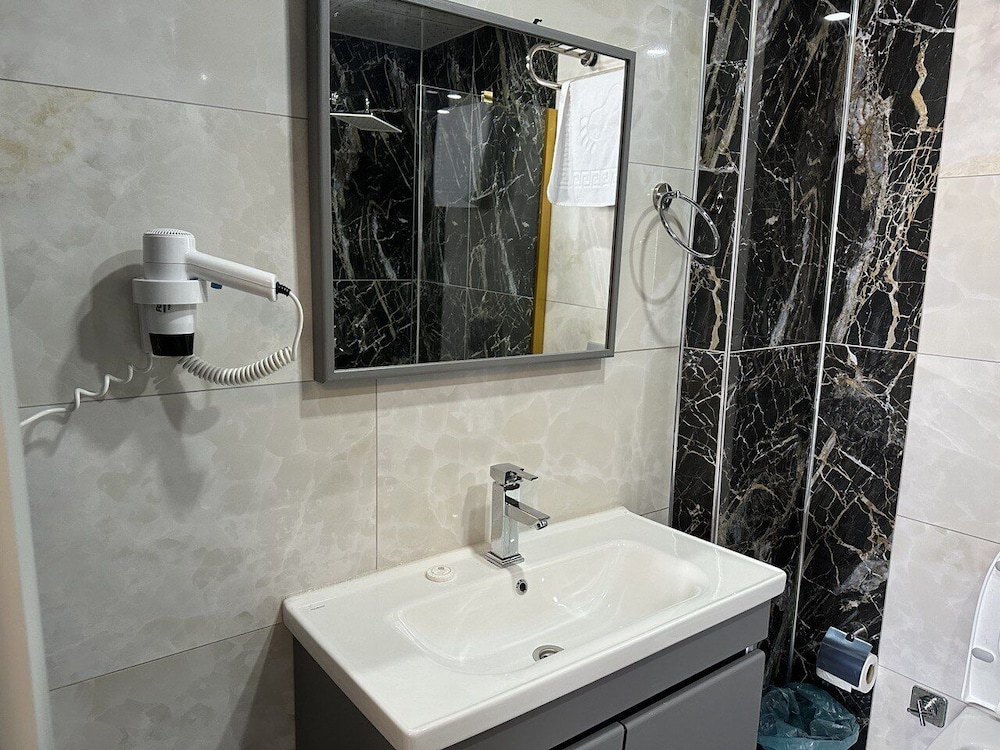 Deluxe Twin Room - Photo 3