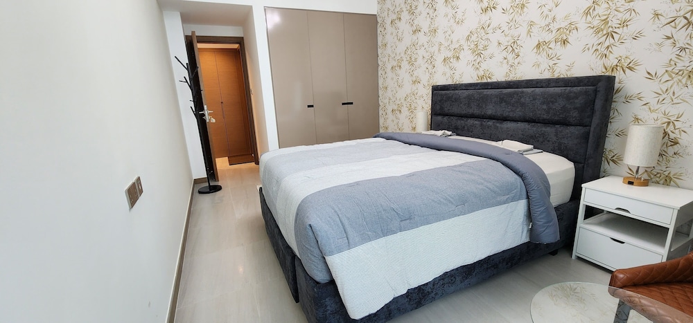Deluxe Apartment, 1 Bedroom, City View photo 2