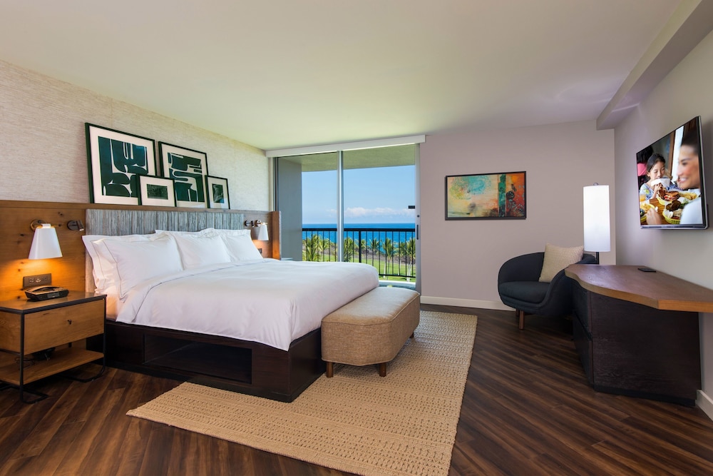 Junior Suite, 1 King Bed, Accessible, Ocean View (Roll-In Shower) thumbnail 6
