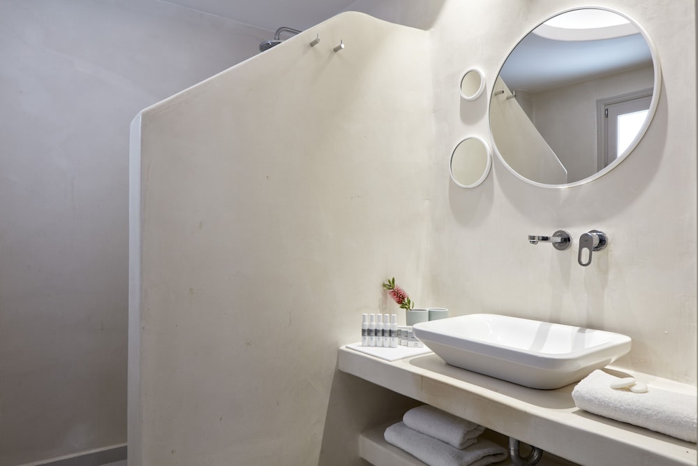 Double Room - Photo 5