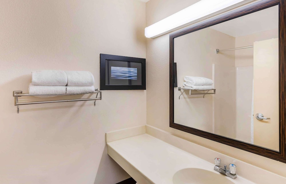 Studio, 1 Queen Bed, Non Smoking - Photo 4