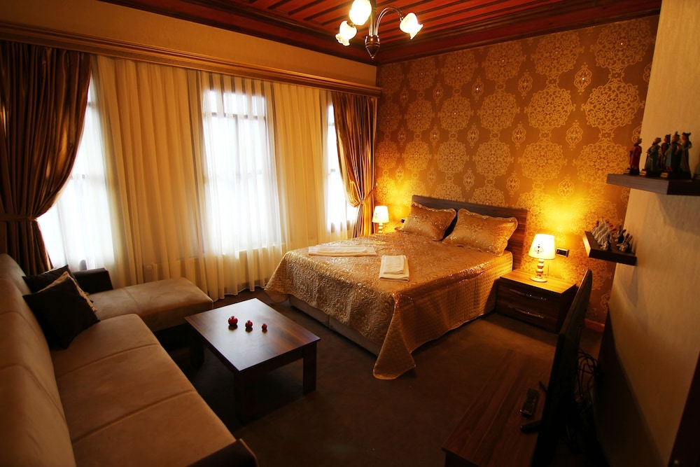Suite, 2 Bedrooms photo 2