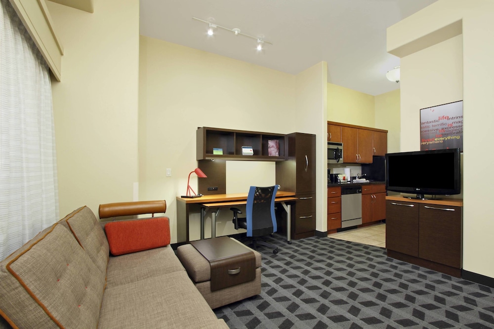 Suite, 1 Bedroom (Mobility/Hearing Accessible, Tub) photo 3
