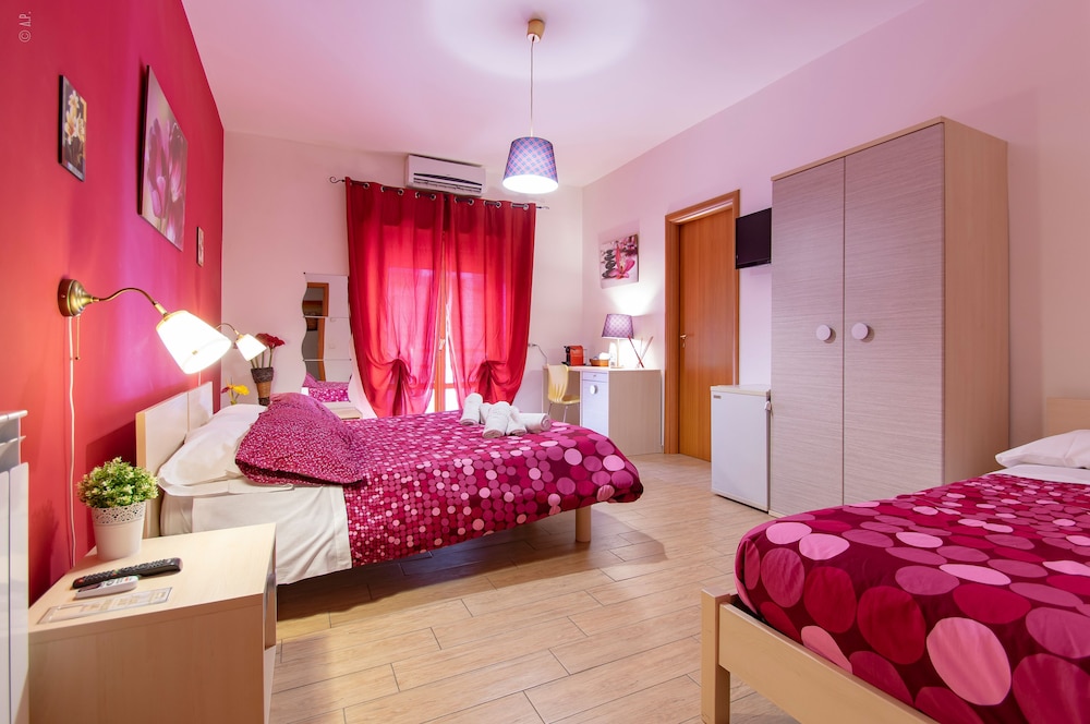 Triple Room (Rosso) photo 3