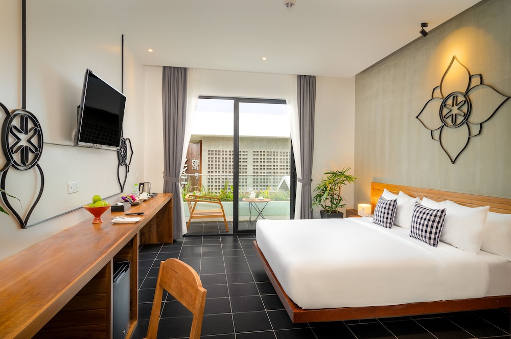 Deluxe Double with Balcony
