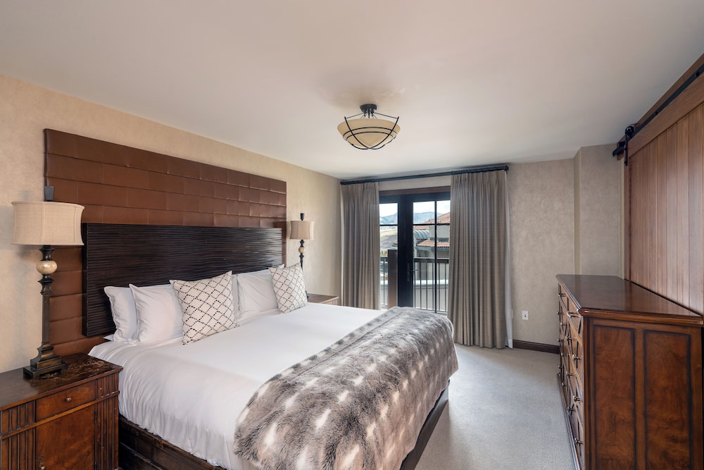 Classic Suite, 1 Bedroom, Mountain View photo 2