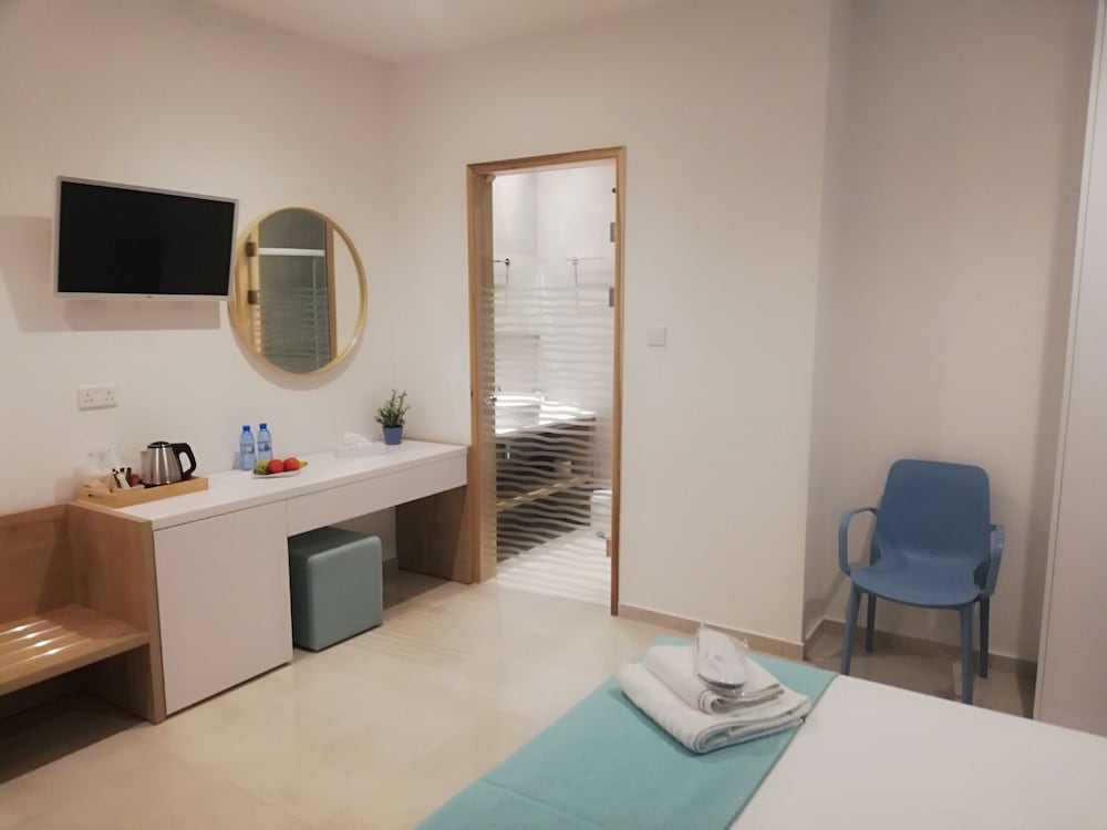 Standard Double Room - Photo 10