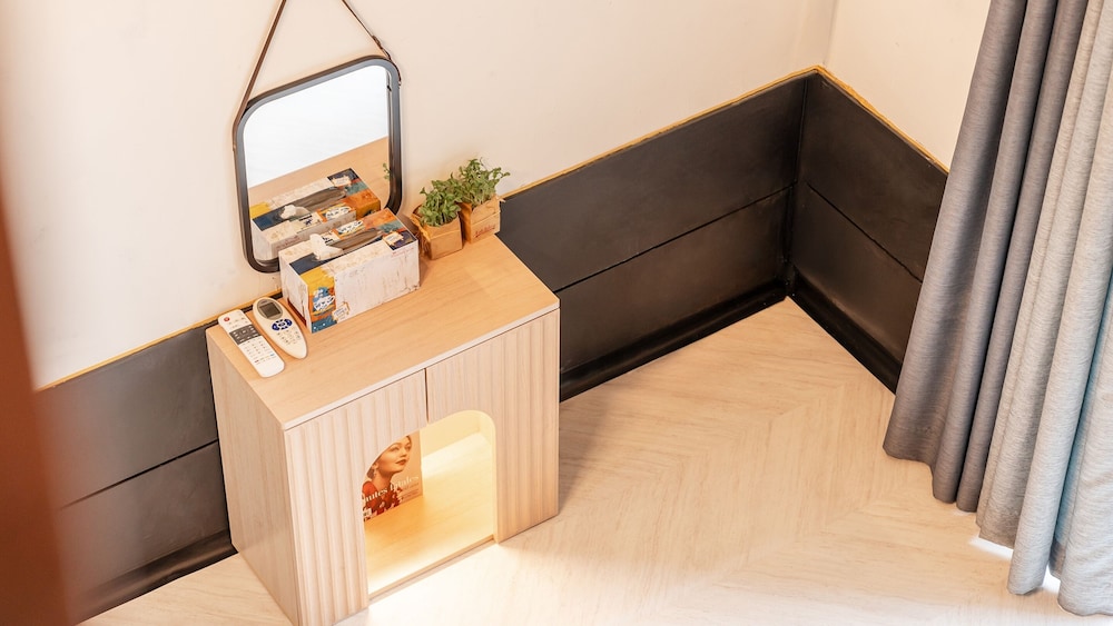Basic Room, 1 Bedroom (Room 206) - Photo 2