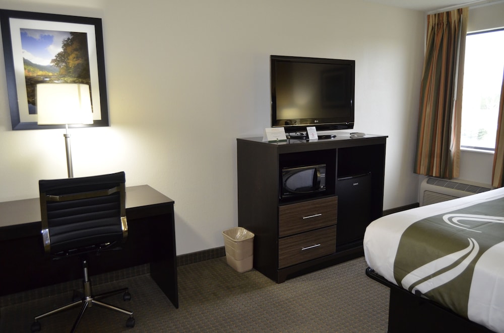 Standard Room, 1 King Bed, Non Smoking - Photo 8