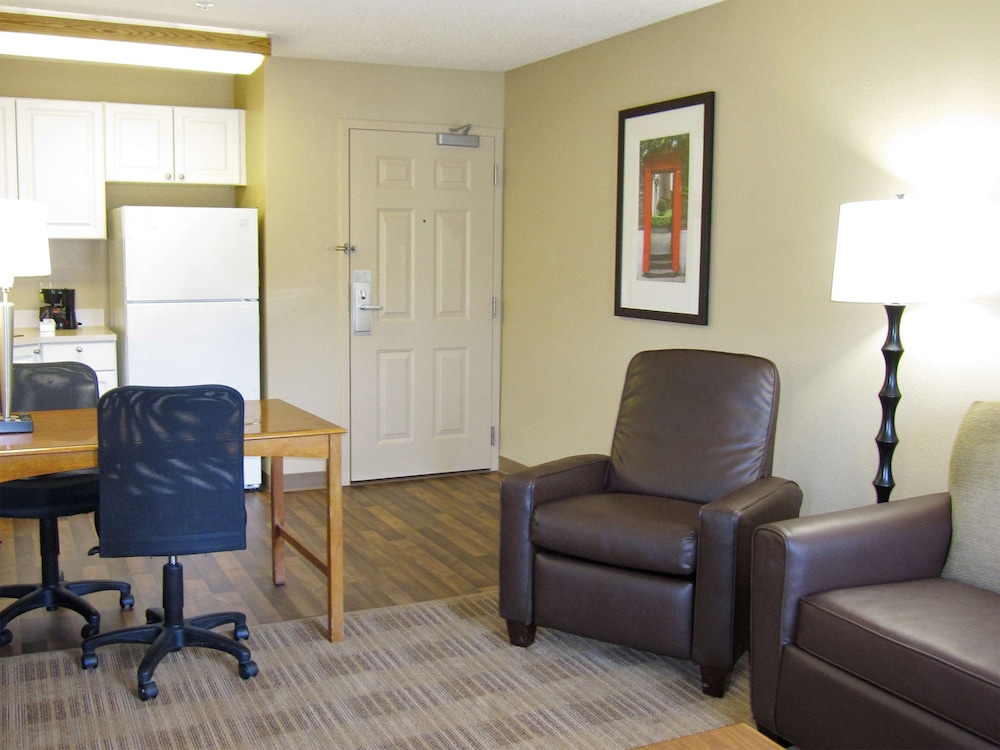 Deluxe Studio, 1 King Bed with Sofa bed, Non Smoking photo 3