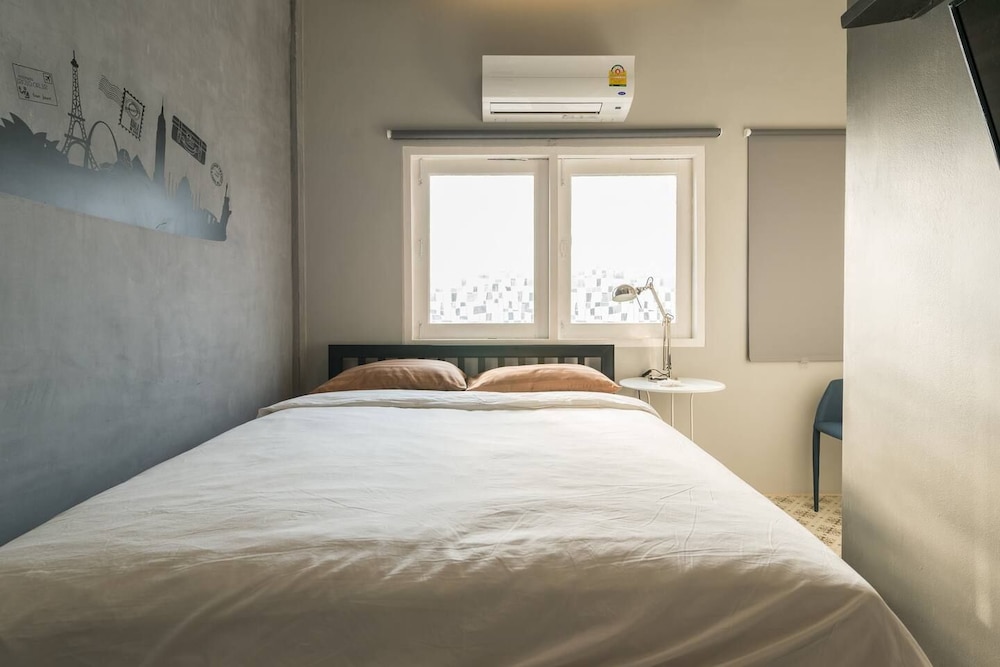 Economy Room, 1 Queen Bed, Non Smoking photo 1