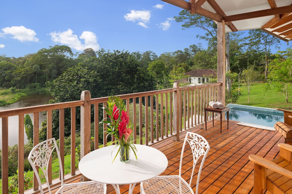 Junior Suite, 1 King Bed, Private Pool, Garden View (Junior Suite w/Jac. or PP)