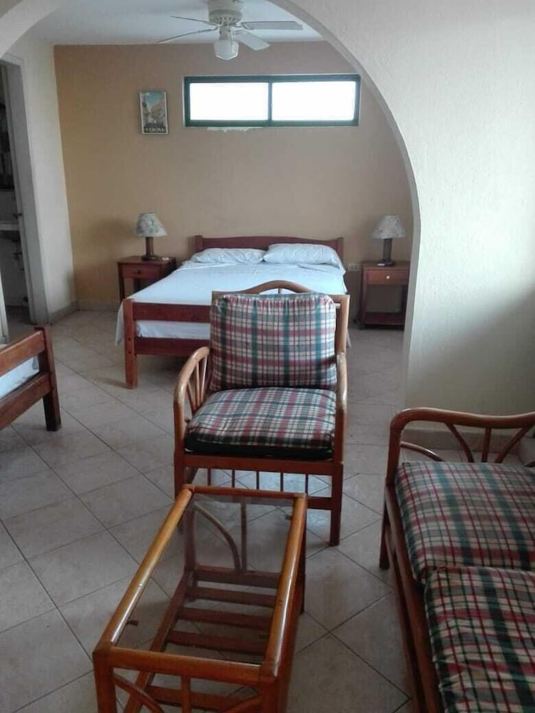 Economy Triple Room, Multiple Beds, Non Smoking photo 1