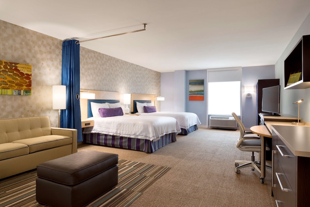 Studio, 2 Queen Beds, Accessible, Non Smoking (roll-in shower)